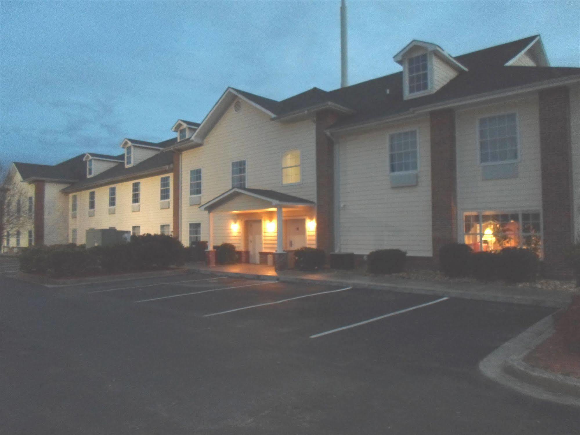 Baymont By Wyndham Adairsville מראה חיצוני תמונה